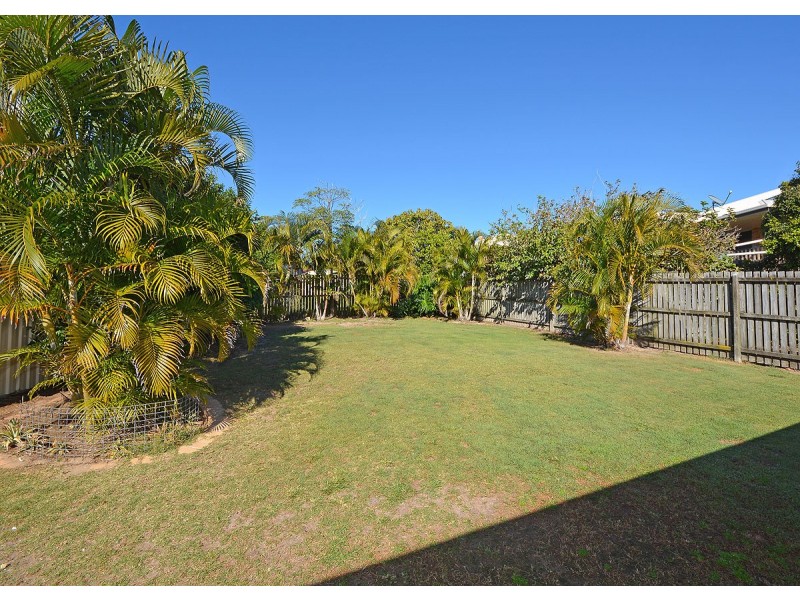 16 Queensbury Grove, Urraween QLD 4655