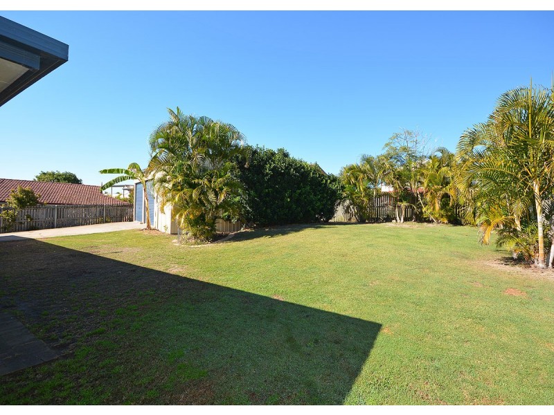 16 Queensbury Grove, Urraween QLD 4655