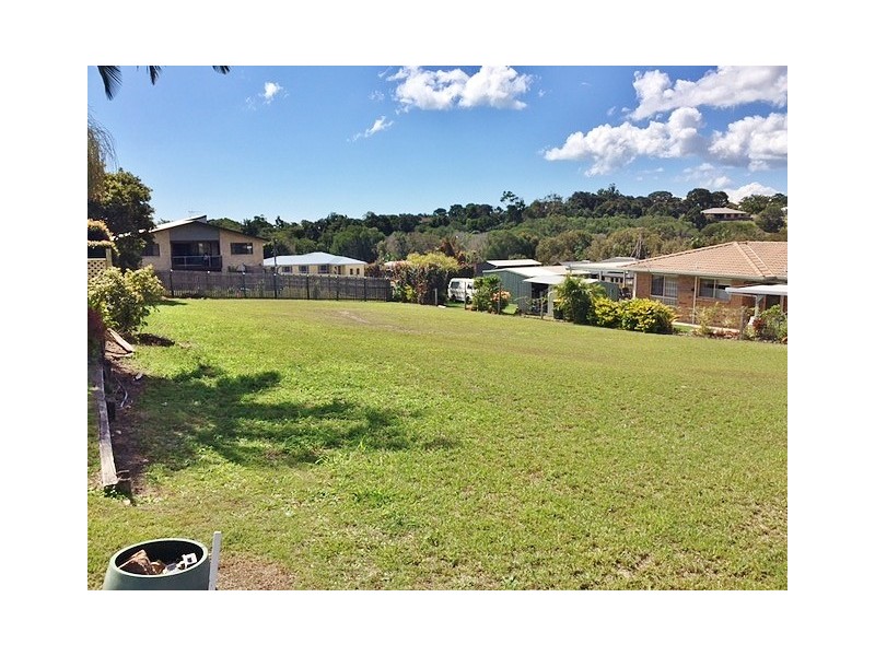 18 Julie Street, Dundowran Beach QLD 4655
