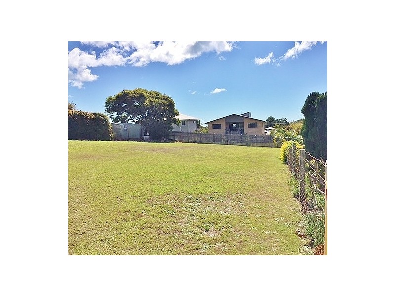 18 Julie Street, Dundowran Beach QLD 4655