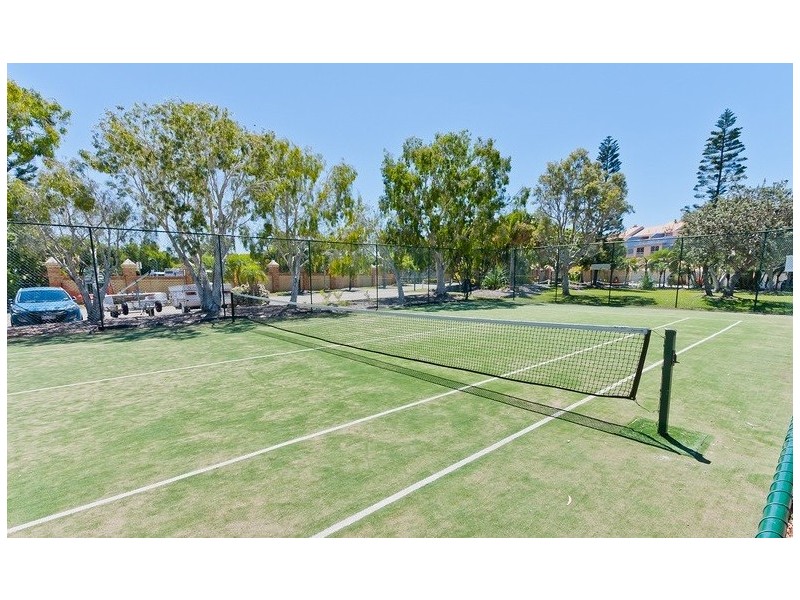 Unit 35 Great Sandy Straits Marina, 17 Buccaneer Dr, Urangan QLD 4655