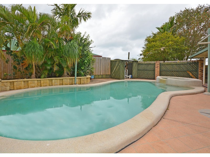 42 Aimee Drive, Urangan QLD 4655