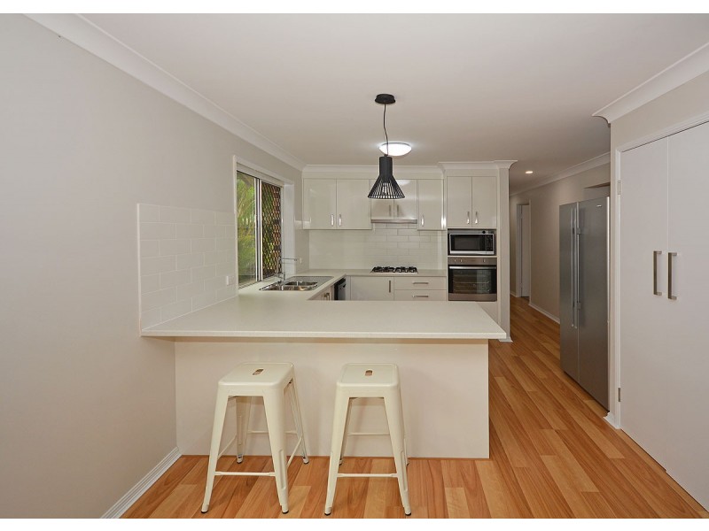 42 Aimee Drive, Urangan QLD 4655