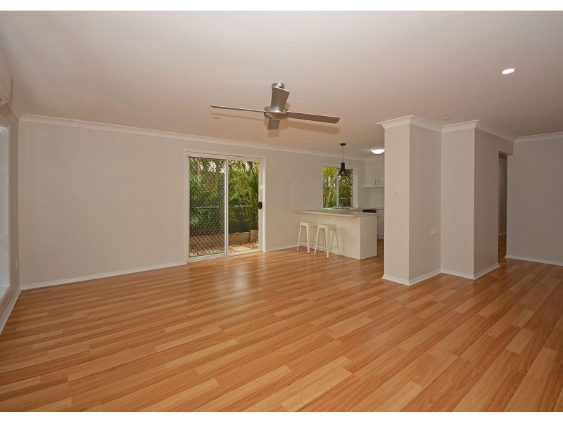 42 Aimee Drive, Urangan QLD 4655