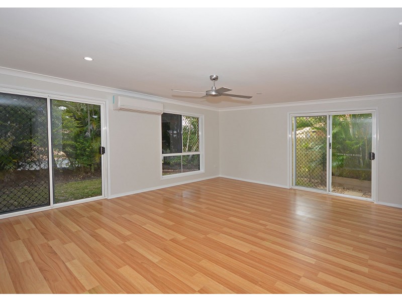 42 Aimee Drive, Urangan QLD 4655