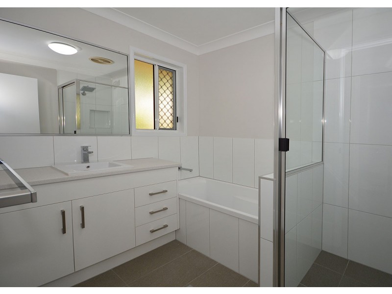 42 Aimee Drive, Urangan QLD 4655