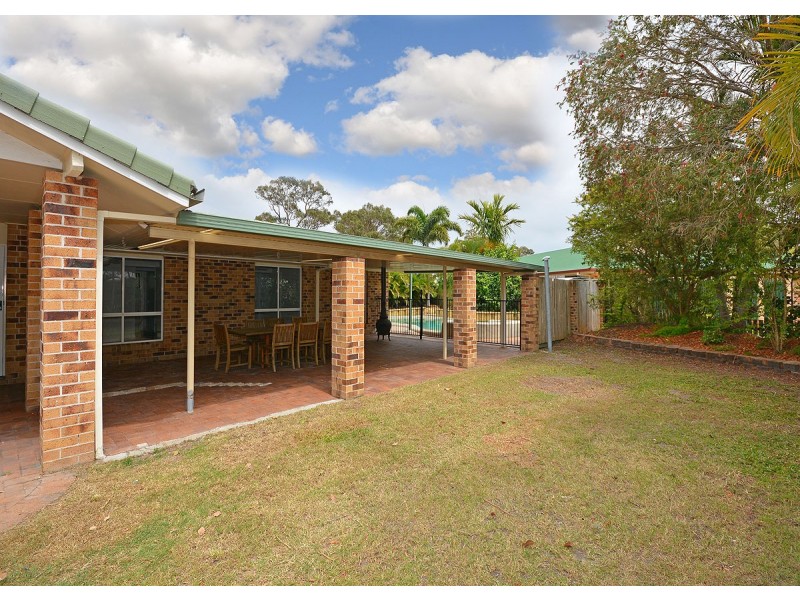 42 Aimee Drive, Urangan QLD 4655