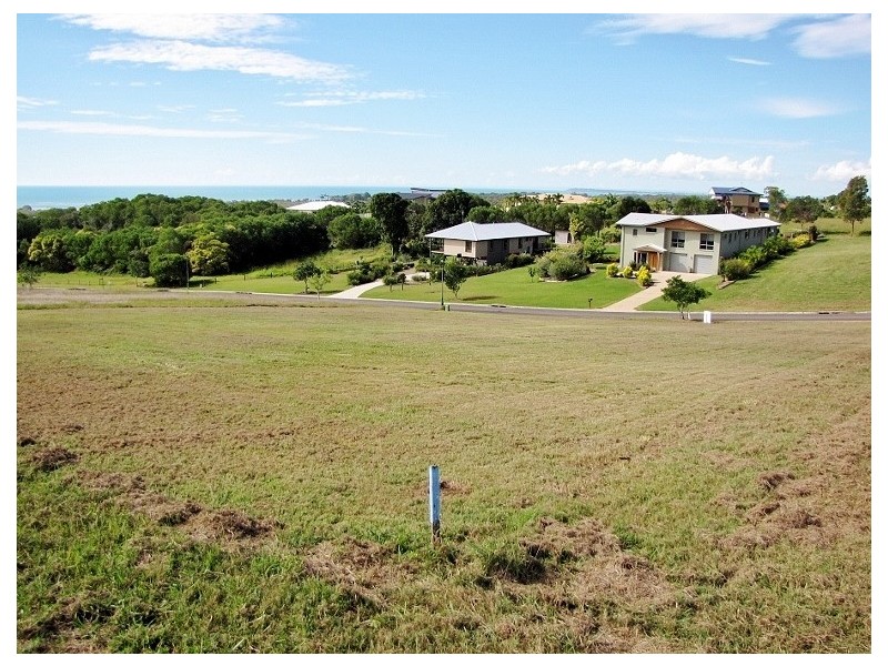 4 Edgewater Court, Craignish QLD 4655