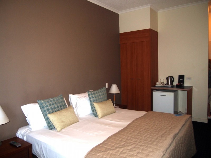 Unit 110 and 111 Mantra Resort, Buccaneer Drive, Urangan QLD 4655