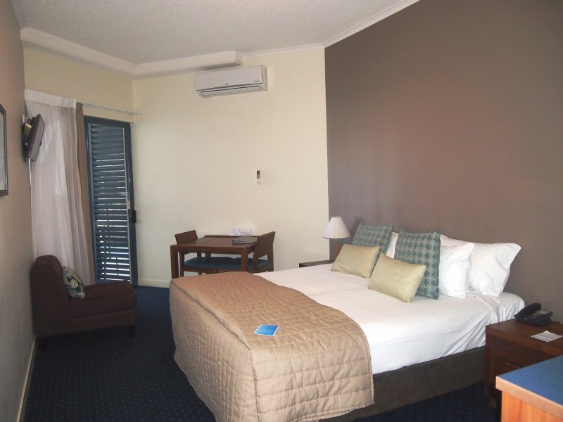 Unit 110 and 111 Mantra Resort, Buccaneer Drive, Urangan QLD 4655