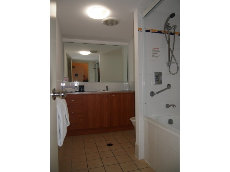 Unit 110 and 111 Mantra Resort, Buccaneer Drive, Urangan QLD 4655