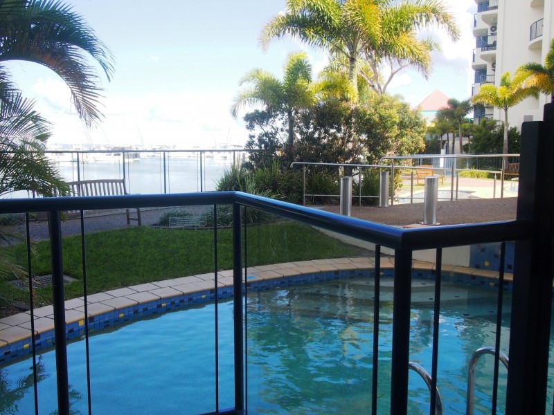 Unit 110 and 111 Mantra Resort, Buccaneer Drive, Urangan QLD 4655