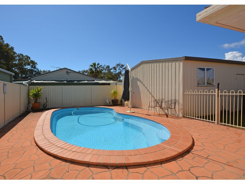 9 Limpus Street, Urangan QLD 4655