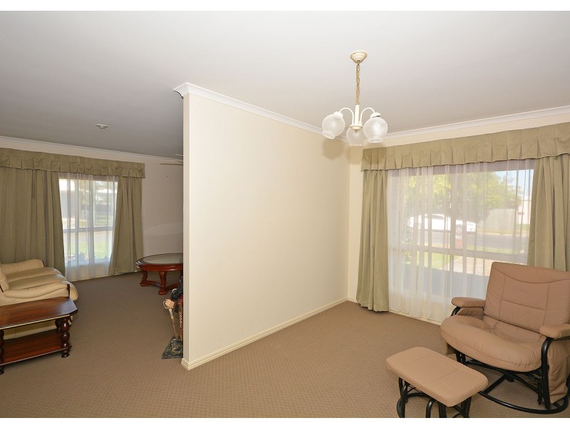 9 Limpus Street, Urangan QLD 4655