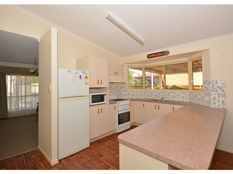 9 Limpus Street, Urangan QLD 4655