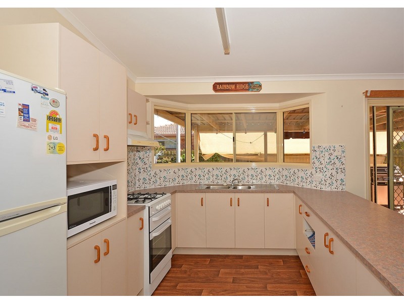 9 Limpus Street, Urangan QLD 4655