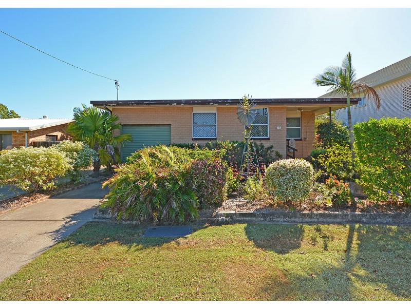 12 Edward Street, Urangan QLD 4655