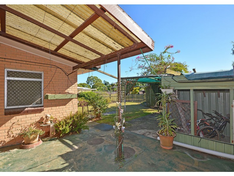 12 Edward Street, Urangan QLD 4655