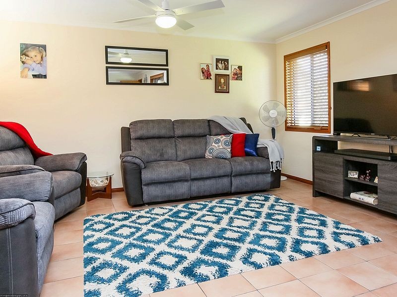 2 Howlett Street, Urangan QLD 4655