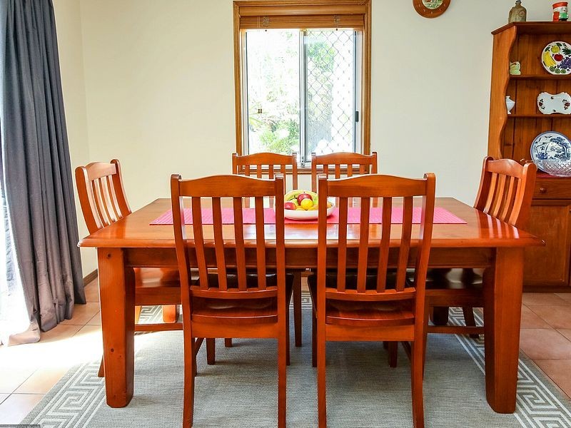 2 Howlett Street, Urangan QLD 4655