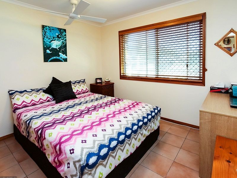 2 Howlett Street, Urangan QLD 4655