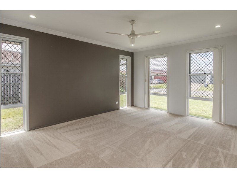 53 Lady Penrhyn Drive, Eli Waters QLD 4655