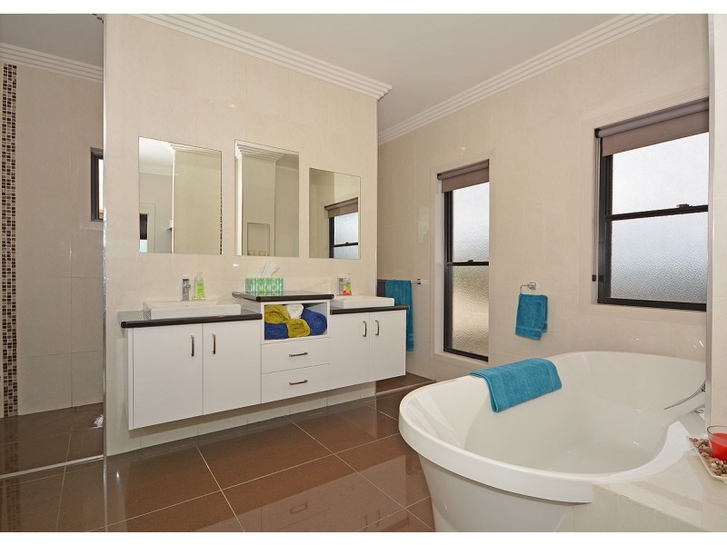 66 Long Street, Point Vernon QLD 4655