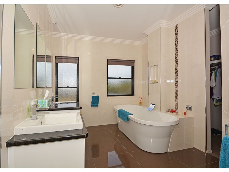 66 Long Street, Point Vernon QLD 4655