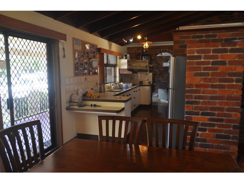 618 Charlton Esplanade, Urangan QLD 4655