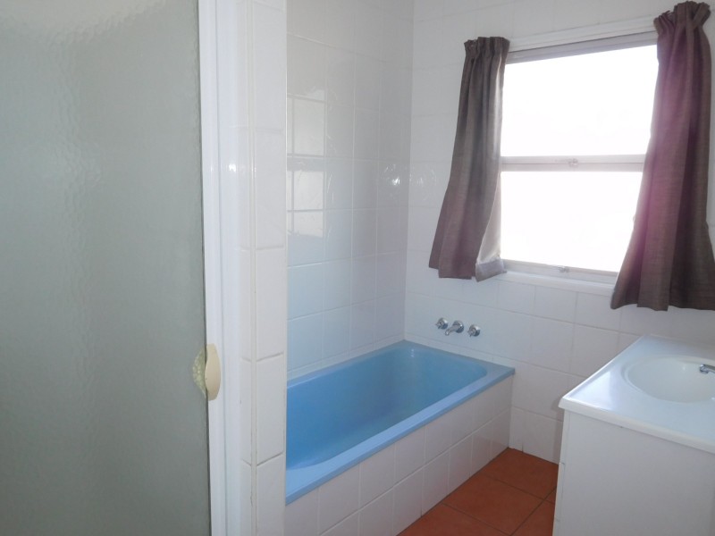 62 Elizabeth Street, Urangan QLD 4655