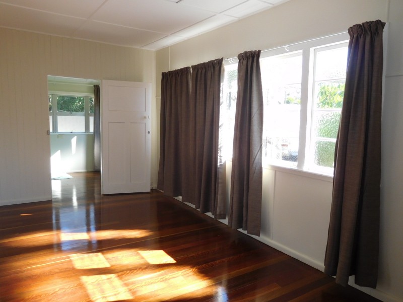 62 Elizabeth Street, Urangan QLD 4655