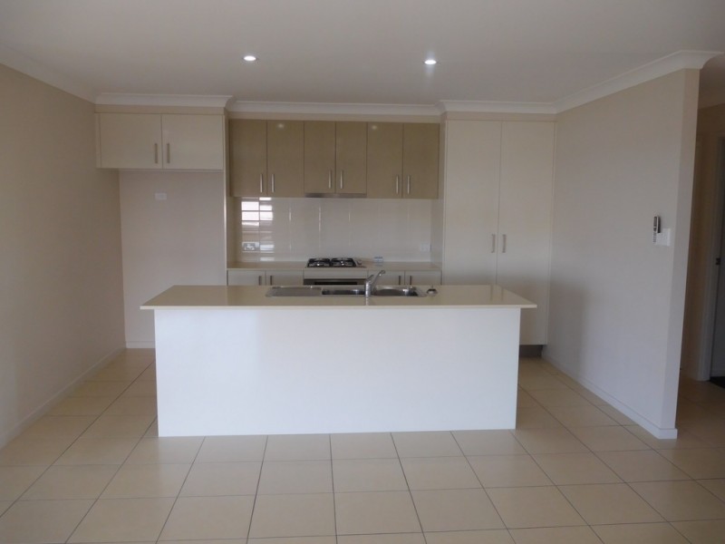 10 Parame Crt, Nikenbah QLD 4655