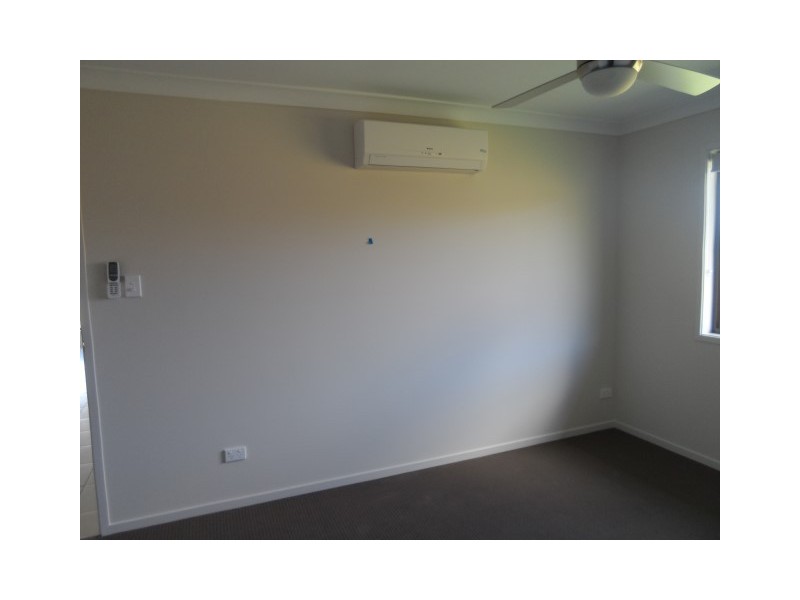 10 Parame Crt, Nikenbah QLD 4655