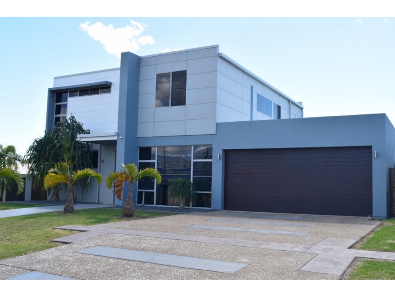 16 Davis Drive, Kawungan QLD 4655