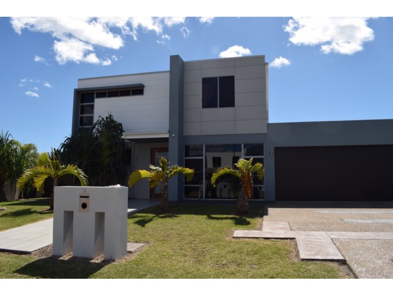 16 Davis Drive, Kawungan QLD 4655