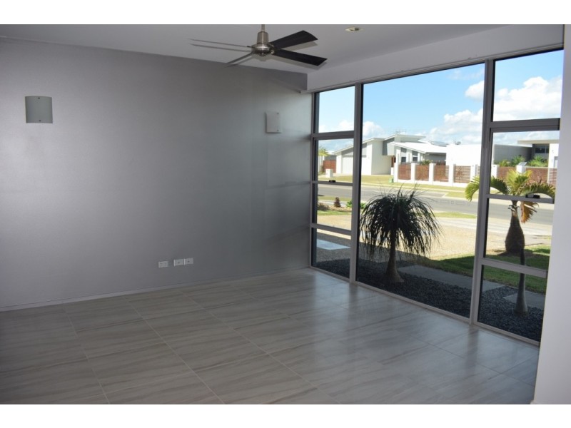 16 Davis Drive, Kawungan QLD 4655