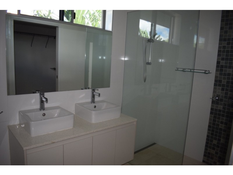 16 Davis Drive, Kawungan QLD 4655