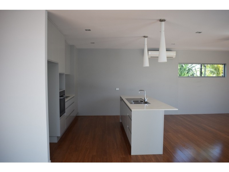 16 Davis Drive, Kawungan QLD 4655