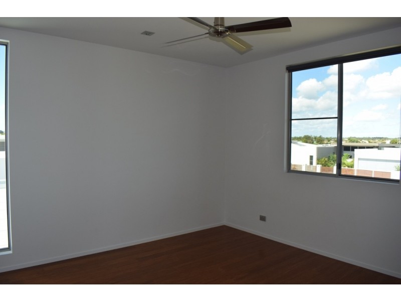 16 Davis Drive, Kawungan QLD 4655