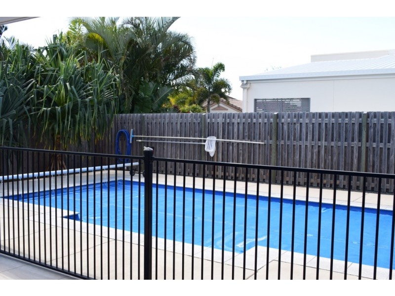 16 Davis Drive, Kawungan QLD 4655