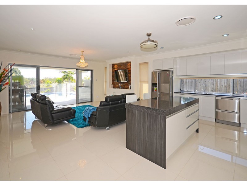 32 Parklands Boulevard, Wondunna QLD 4655