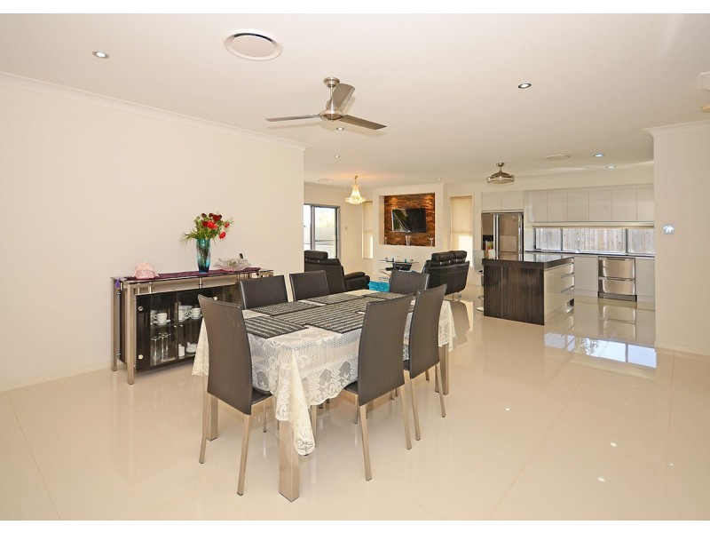 32 Parklands Boulevard, Wondunna QLD 4655