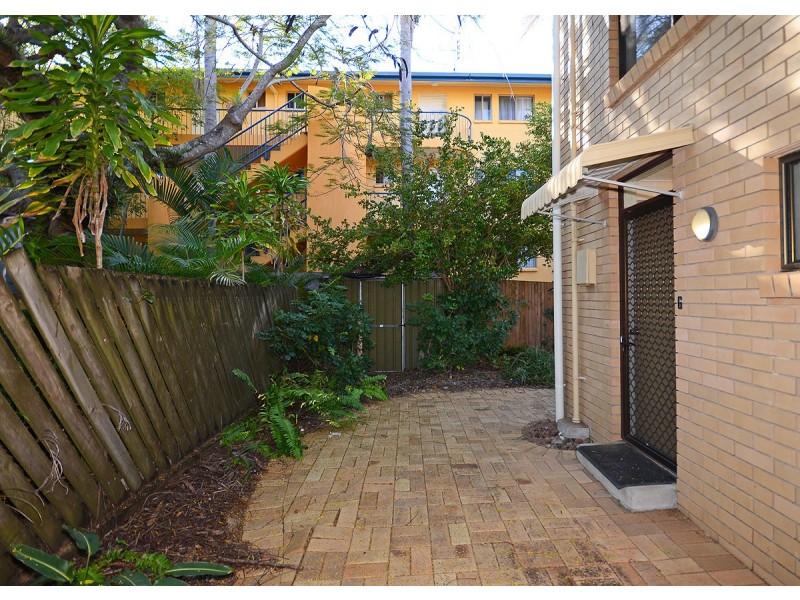 6/10 Denmans Camp Road, Torquay QLD 4655