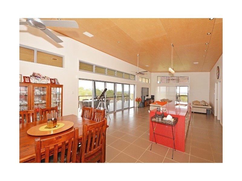 4 Sandy View Drive, Nikenbah QLD 4655