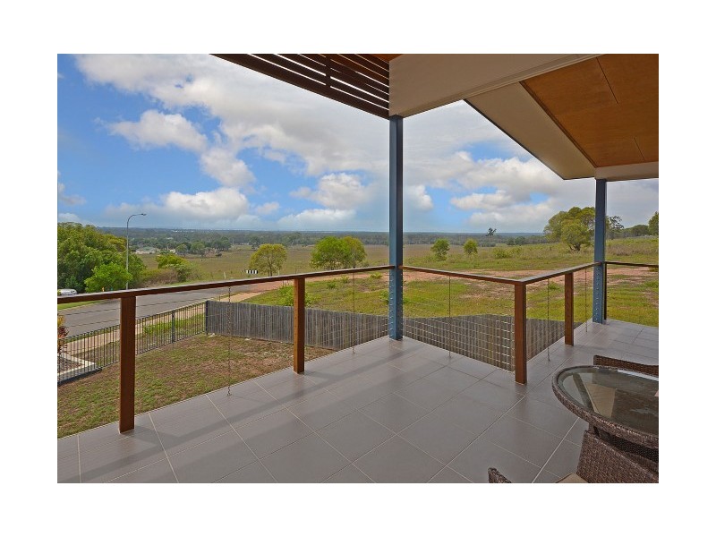 4 Sandy View Drive, Nikenbah QLD 4655