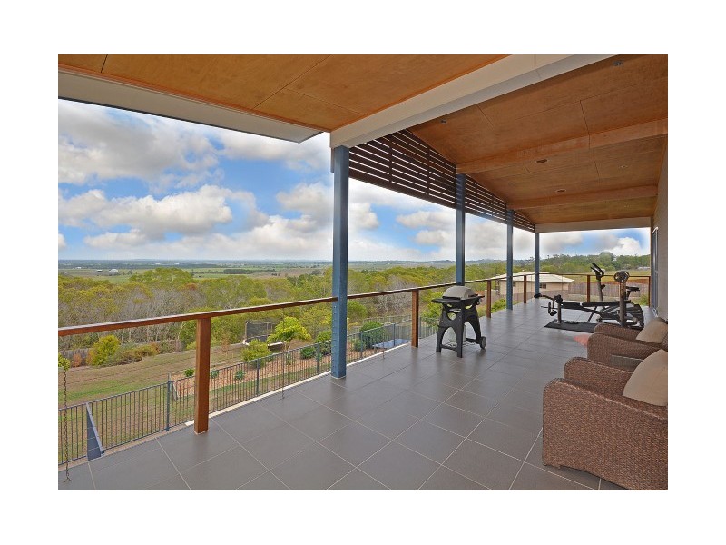 4 Sandy View Drive, Nikenbah QLD 4655