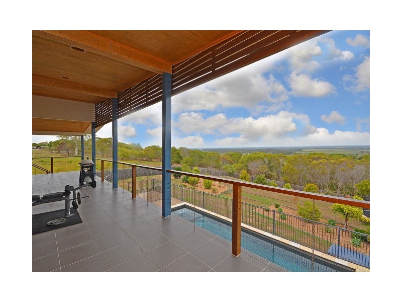 4 Sandy View Drive, Nikenbah QLD 4655