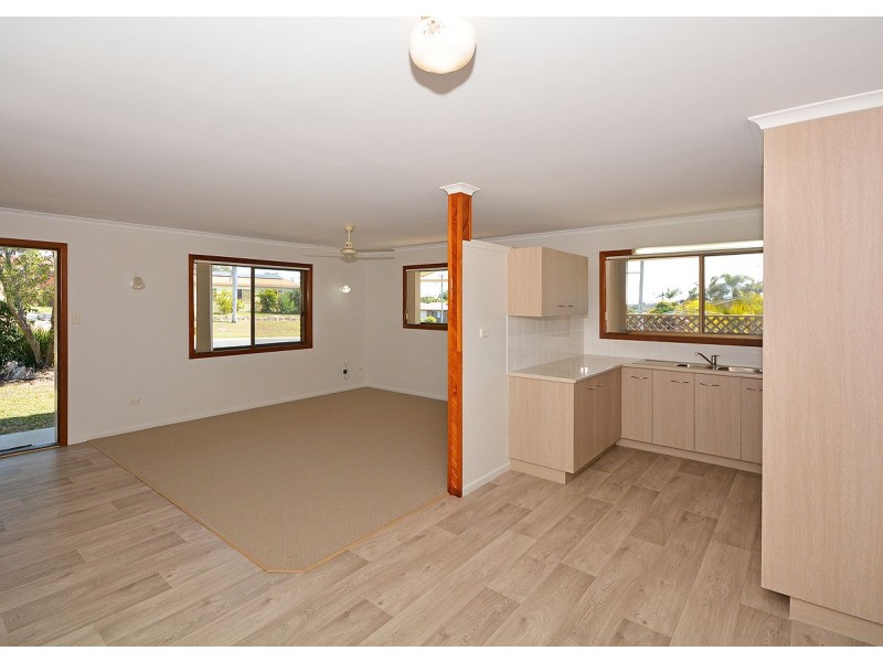 31 Park Street, Urangan QLD 4655