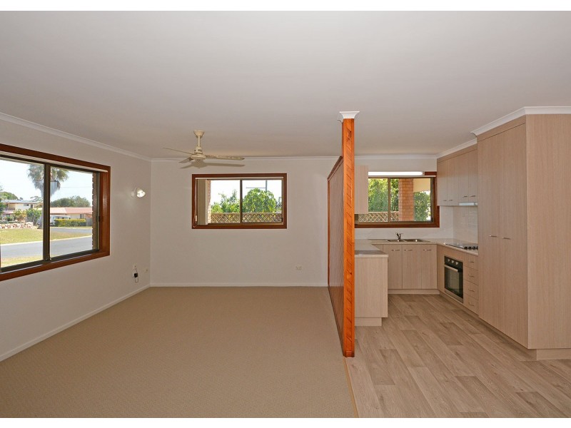 31 Park Street, Urangan QLD 4655