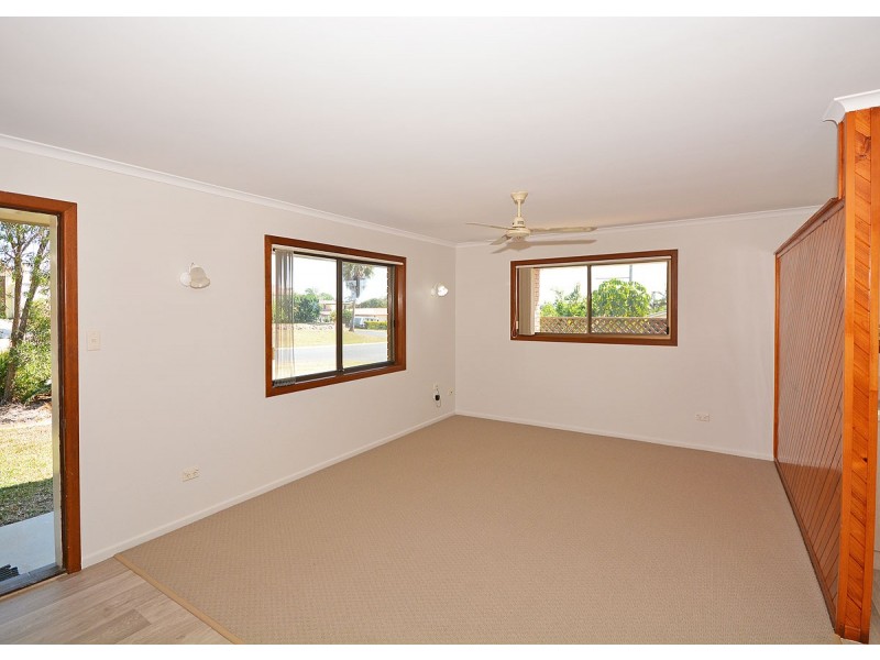 31 Park Street, Urangan QLD 4655